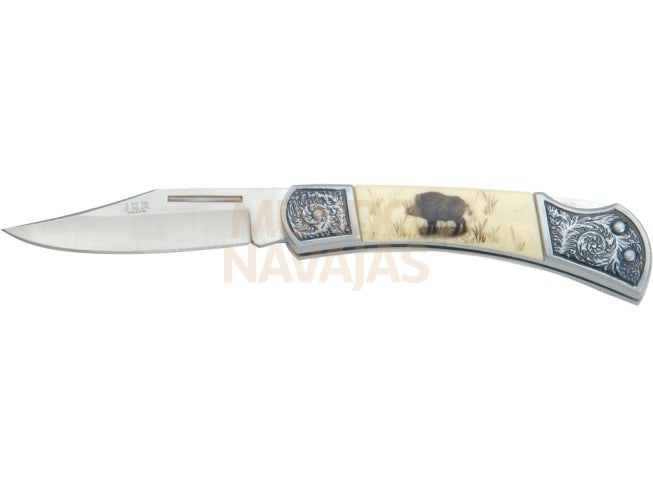 Navaja decorada motivo jabali puño zamak y hoja de 8 cm.