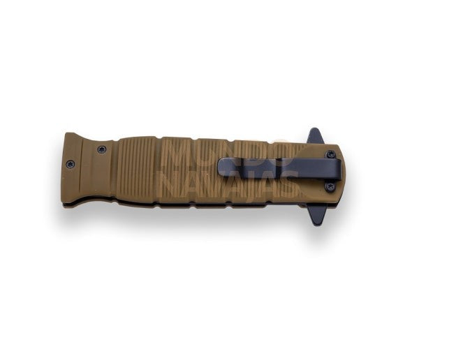 Navaja tactica JKR con apertura asistida , hoja inox de 11 cm , puño de goma.